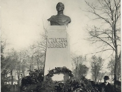 Nové Zámky Bernolákov park 10