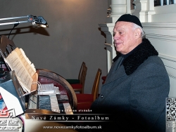 Nové Zámky Farsky Kostol - organista p. Anton Kádek 2