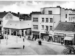 Rušný život na novozámockom Hlavnom námestí v predvojnovom období r. 1938