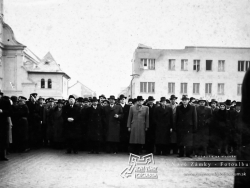 Nové Zámky Námestie Okolie - Radnica - položenie základného kameňa 17.11.1946 v Nových Zámkoch 1