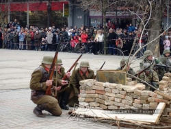 Nové Zámky Rekonštrukcia konca druhej svetovej vojny 120