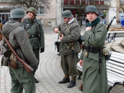 Nové Zámky Rekonštrukcia konca druhej svetovej vojny Nové Zámky 27