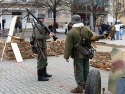 Nové Zámky Rekonštrukcia konca druhej svetovej vojny Nové Zámky 34