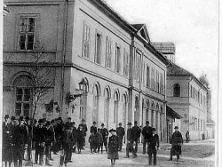 Nové Zámky Školy - Prvé Gymnázium Nové Zámky (učňovská škola) SOU 1