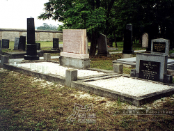 Nové Zámky Synagógy - Židovský Cintorín 1