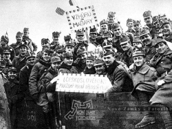 Nové Zámky Vojnové udalosti - prvá svetová vojna český a moravský vojaci pred vstupom do Nových Zámkov 115