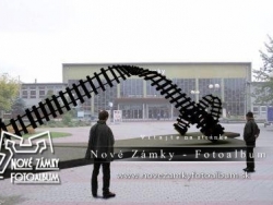 Železničná stanica Nové Zámky - (návrh pamätníka Obetiam bombardovania v Nových Zámkoch 1)